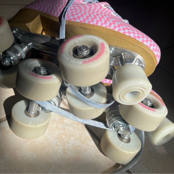Impala Roller Skates - Picture 3 of 3